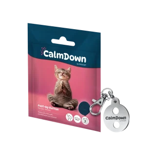 CalmDown Cat Tag Kit kovový přívěsek KRUUSE (1x knoflík)